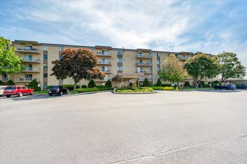 110 W Butterfield Rd. #314S, Elmhurst, IL 60126