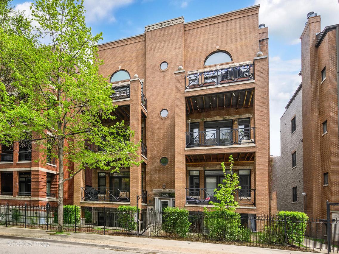 669 N Peoria St. #1N, Chicago, IL 60642