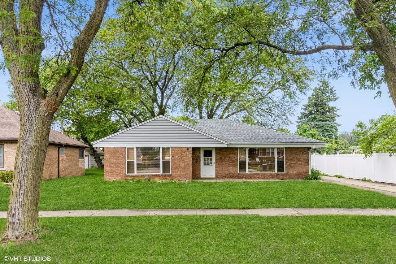 4340 Elm Ave., Lyons, IL 60534