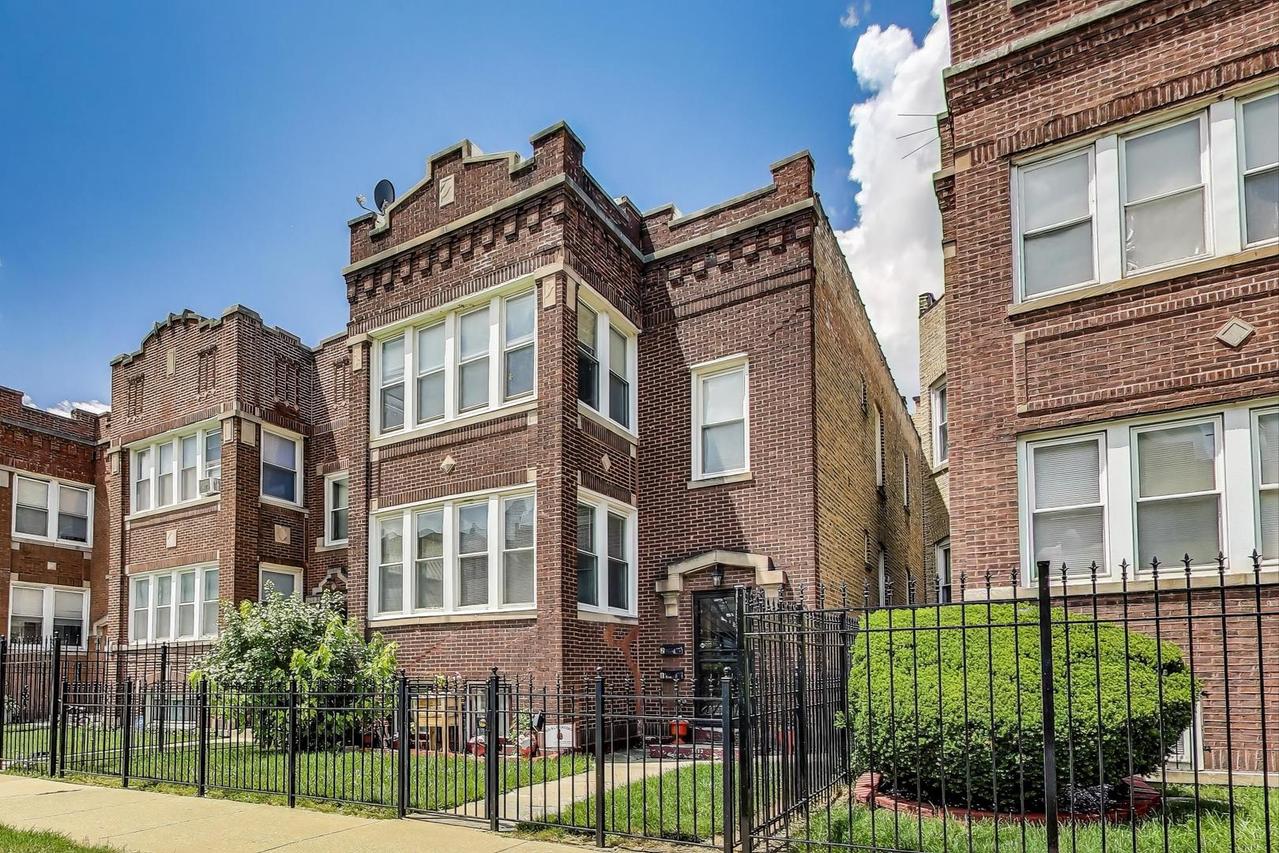 1112 N Leclaire Ave., Chicago, IL 60651