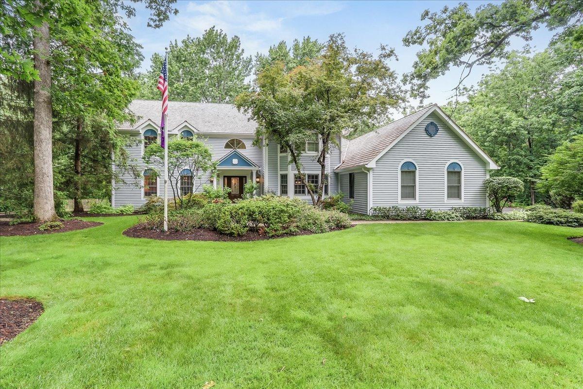 1490 S Ridge Rd., Lake Forest, IL 60045