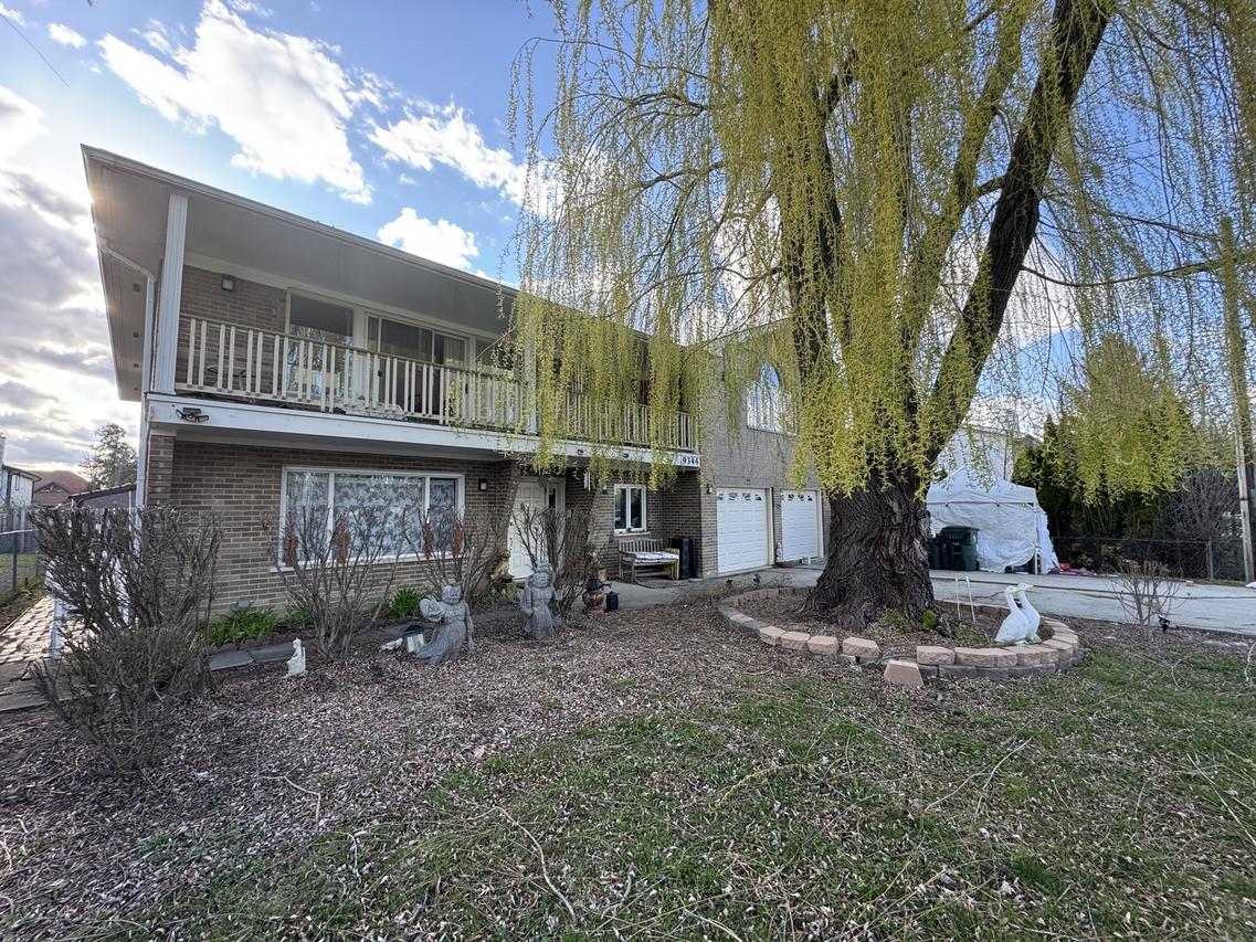 9344 N Lincoln Ave., Niles, IL 60714