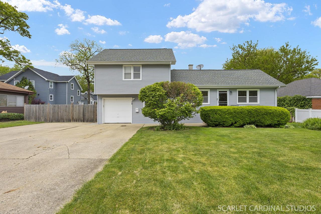 14 E Madison St., Villa Park, IL 60181