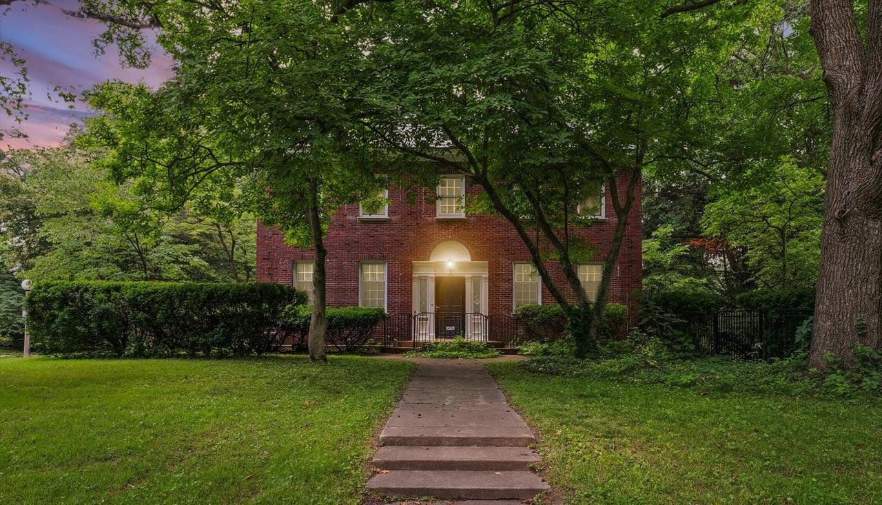 1109 S Douglas Ave., Urbana, IL 61801