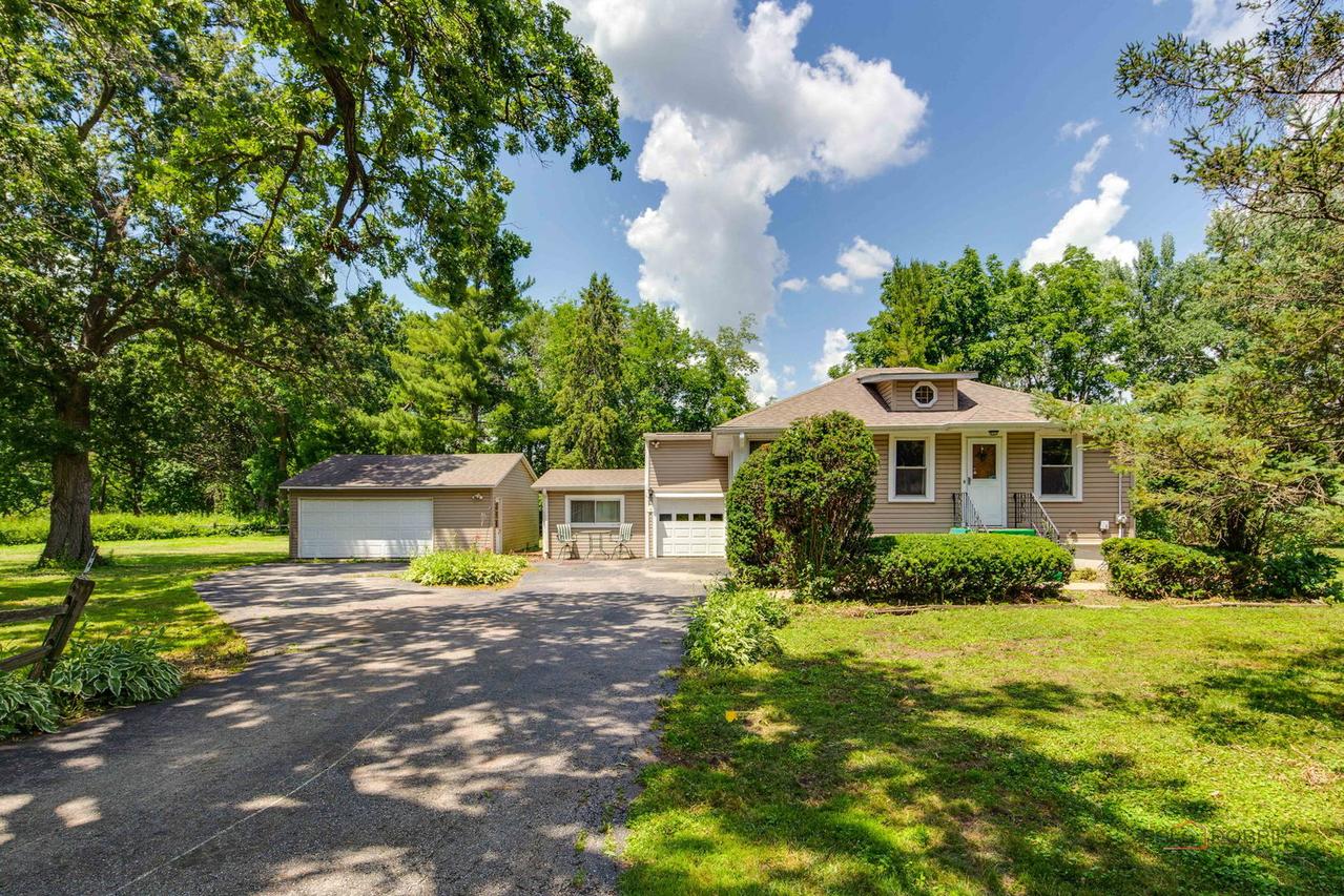 80 N Lake Ave., Third Lake, IL 60030