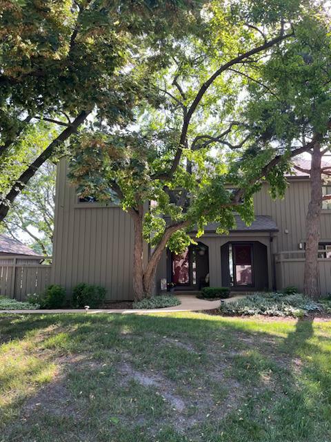 186 Shoreline Rd., Lake Barrington, IL 60010