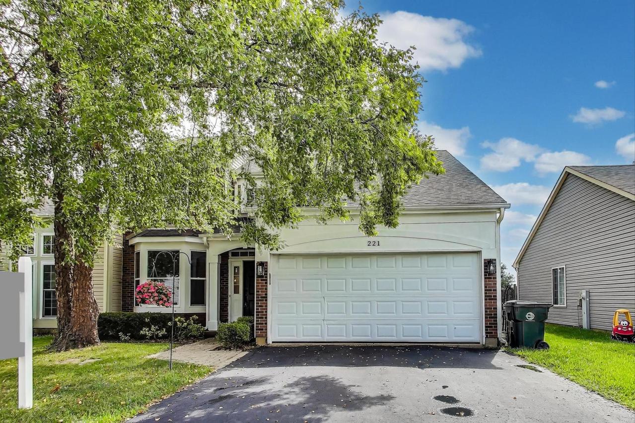 221 Pinehurst Dr., Mundelein, IL 60060