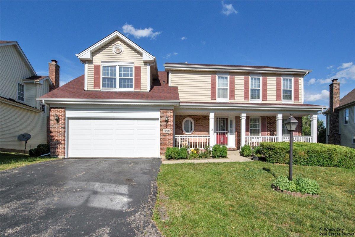 1505 Della Dr., Hoffman Estates, IL 60169