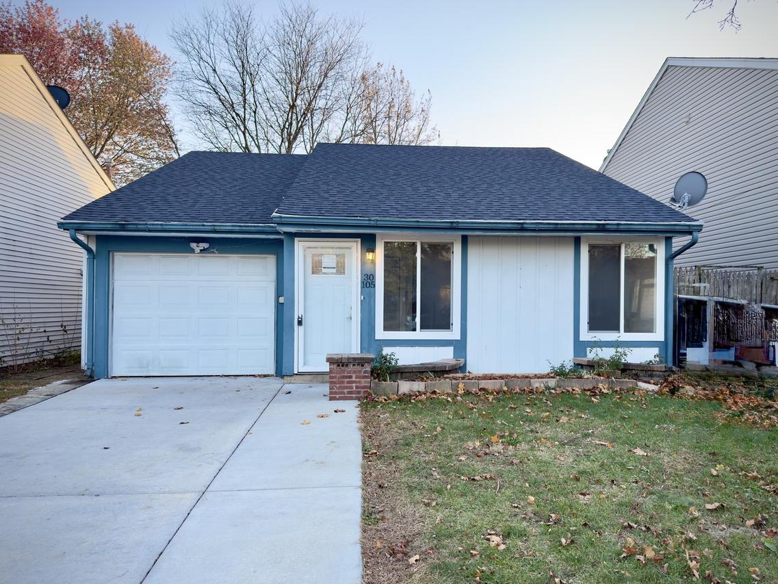 30w105 Maplewood Dr., Warrenville, IL 60555