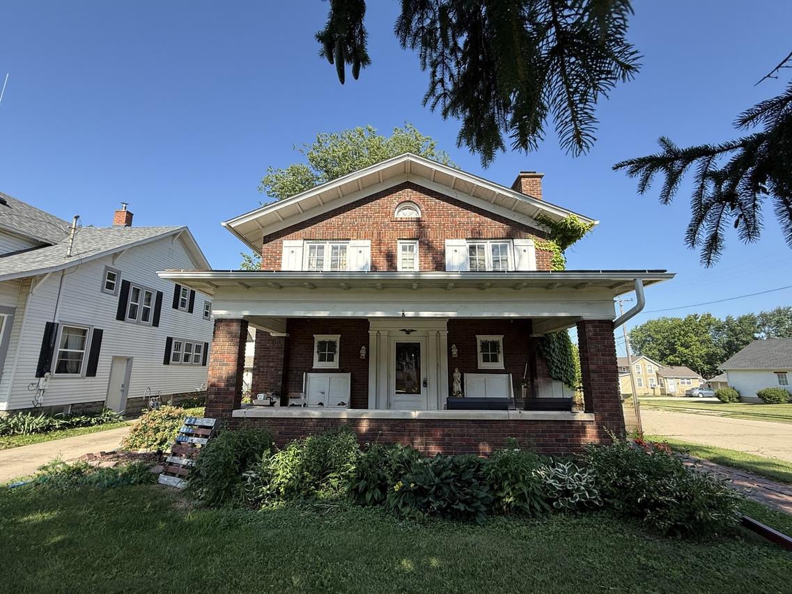 511 Richardson Ave., Ashton, IL 61006
