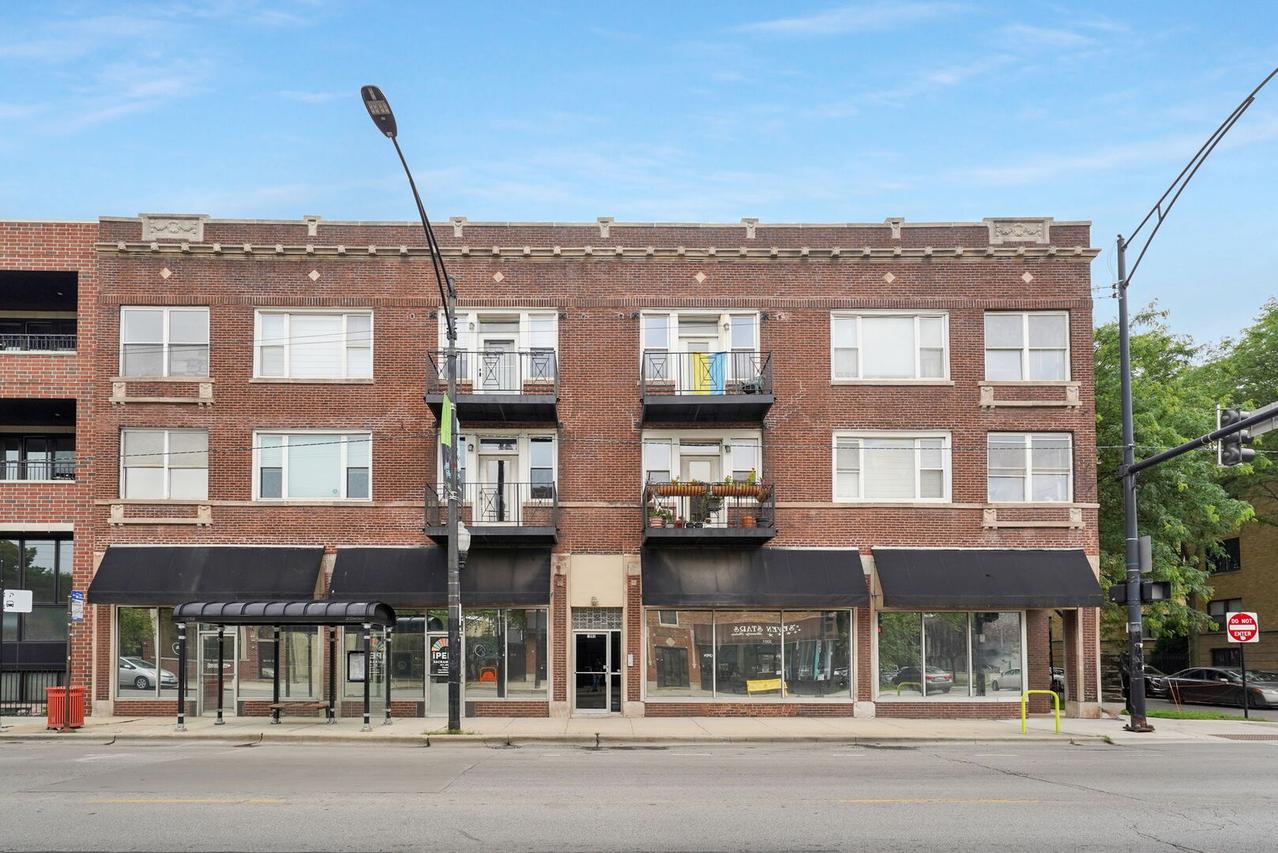 3002 W Montrose Ave. #2A, Chicago, IL 60618