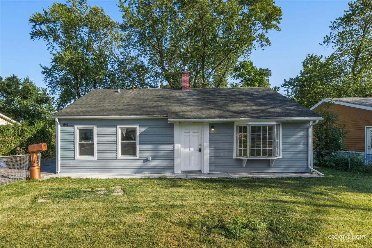 1806 E Sauk Tr., Sauk Village, IL 60411