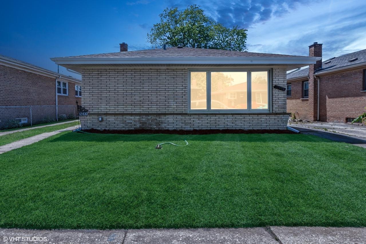12830 S Carpenter St., Calumet Park, IL 60827