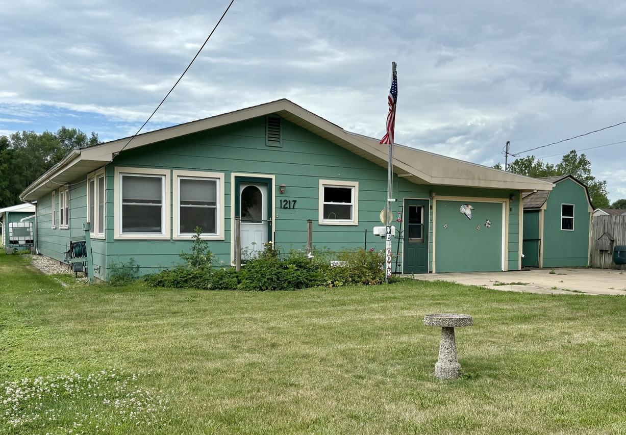 1217 Retz Dr., Ottawa, IL 61350