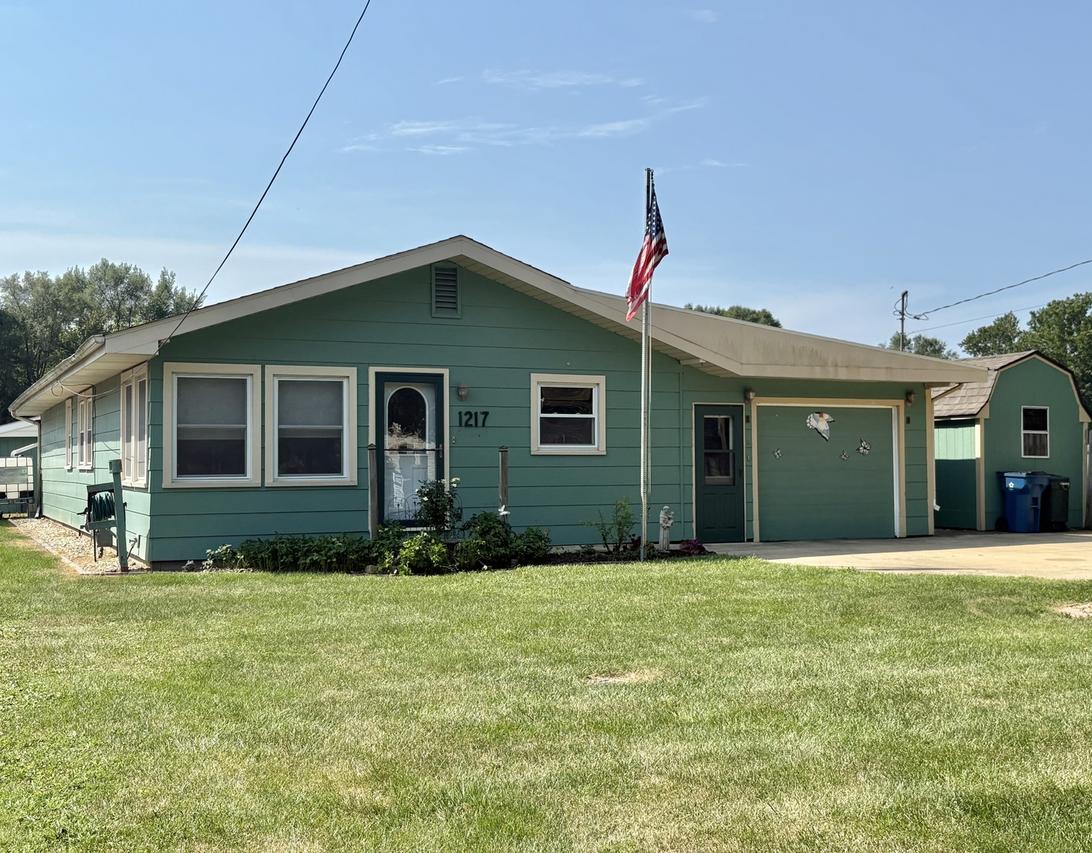 1217 Retz Dr., Ottawa, IL 61350