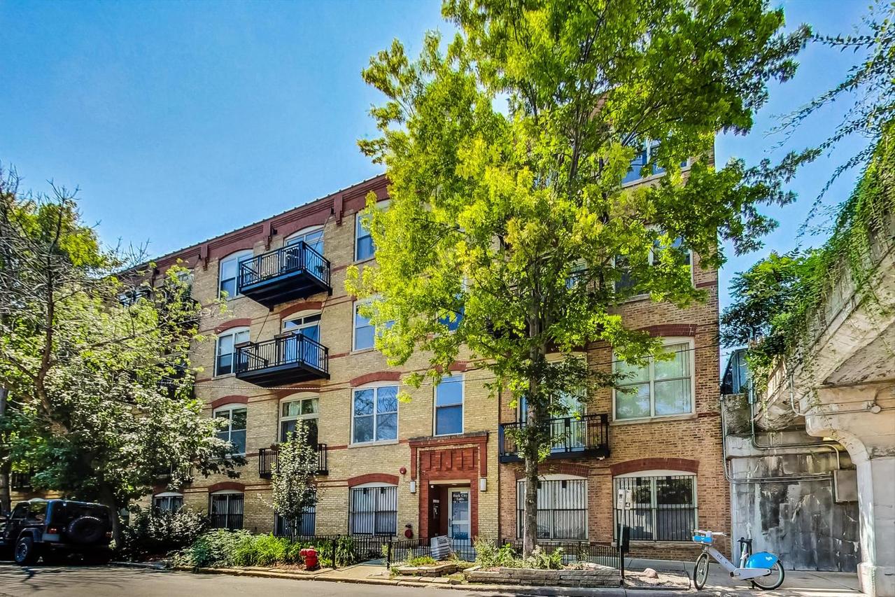 1740 N Maplewood Ave. #301, Chicago, IL 60647