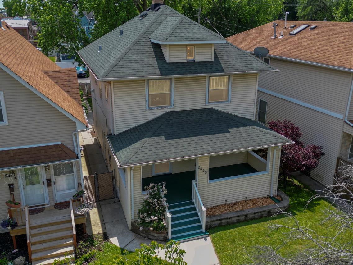 2423 Collins St., Blue Island, IL 60406