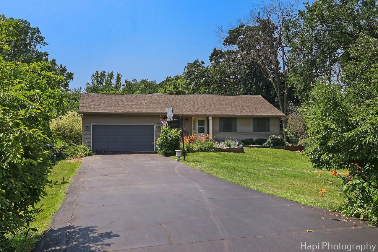 7523 Hickory Grove, Wonder Lake, IL 60097