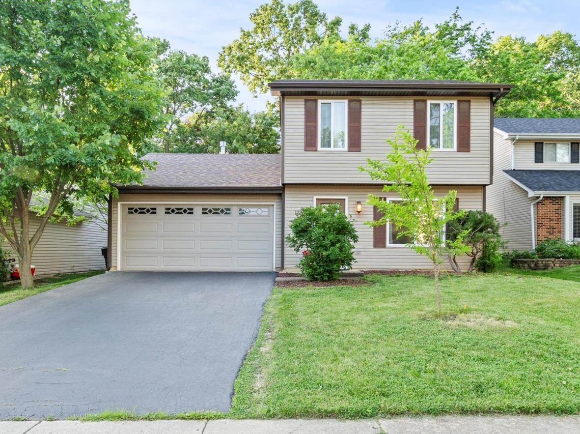 1229 Haverhill Cir., Naperville, IL 60563