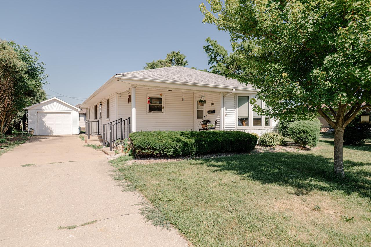 415 Swift Ave., Oglesby, IL 61348