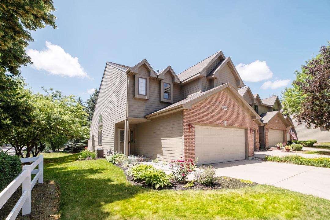 2001 Jeffrey Ln., Elgin, IL 60123