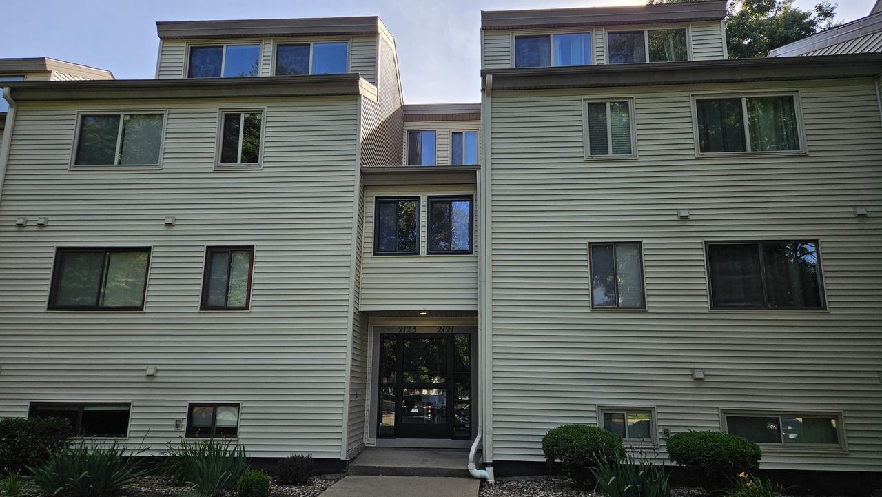 2123 Melrose Dr. #B, Champaign, IL 61820