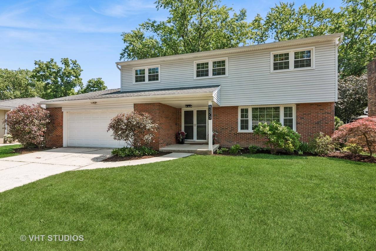 1575 Burning Tr., Wheaton, IL 60189