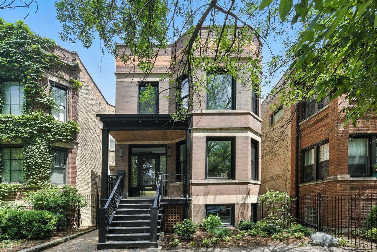 4525 N Artesian Ave., Chicago, IL 60625