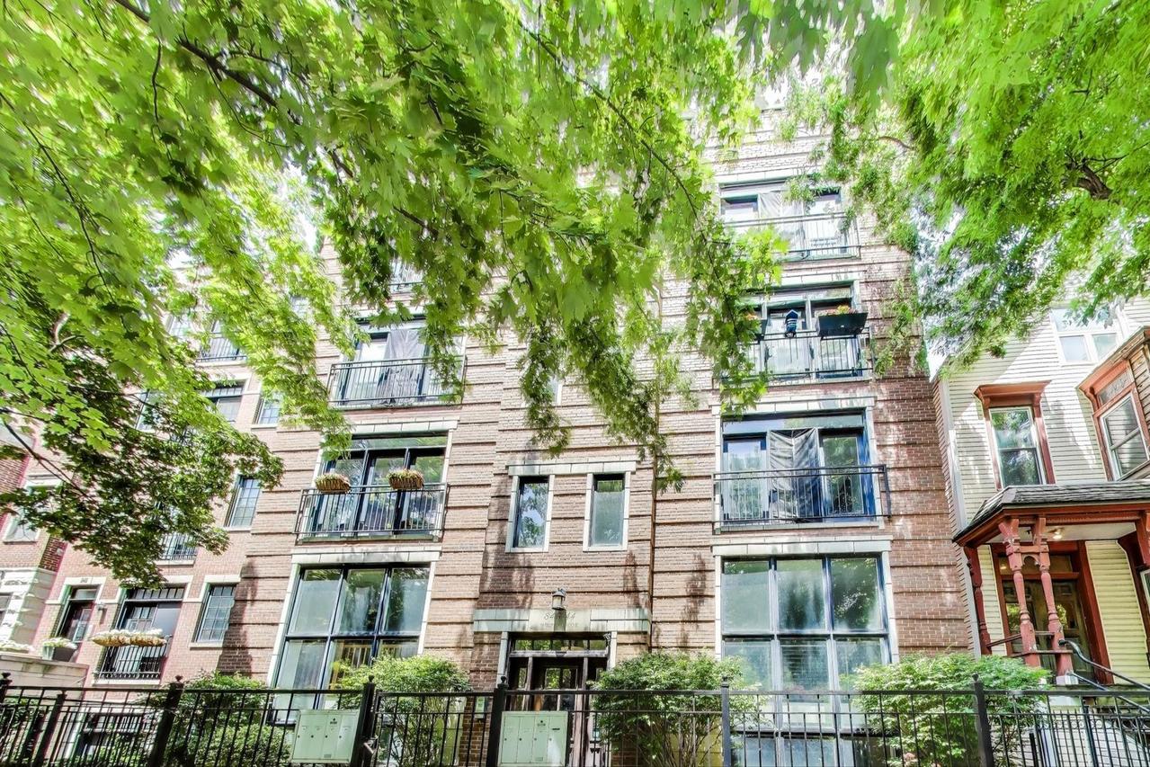 846 W Roscoe St. #3W, Chicago, IL 60657