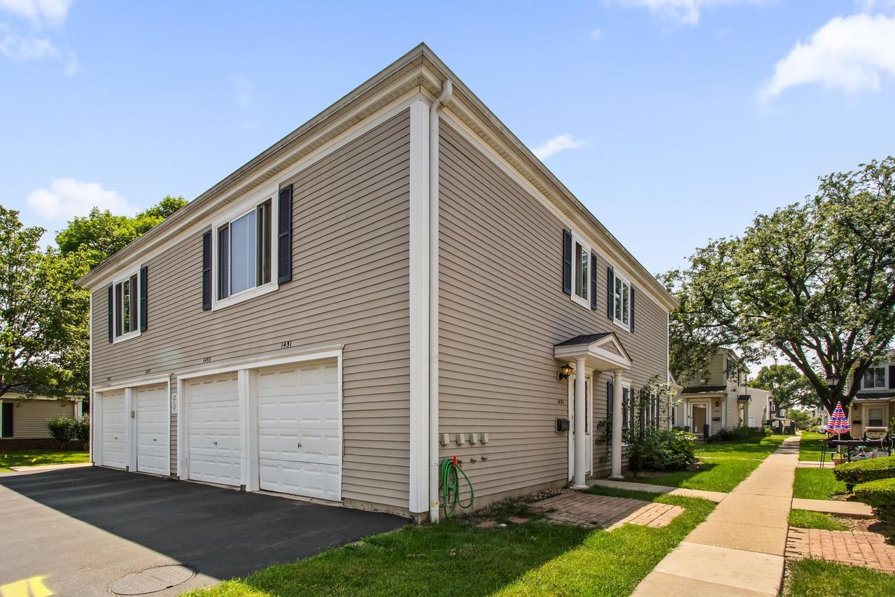 1451 Cove Dr. #199D, Prospect Heights, IL 60070