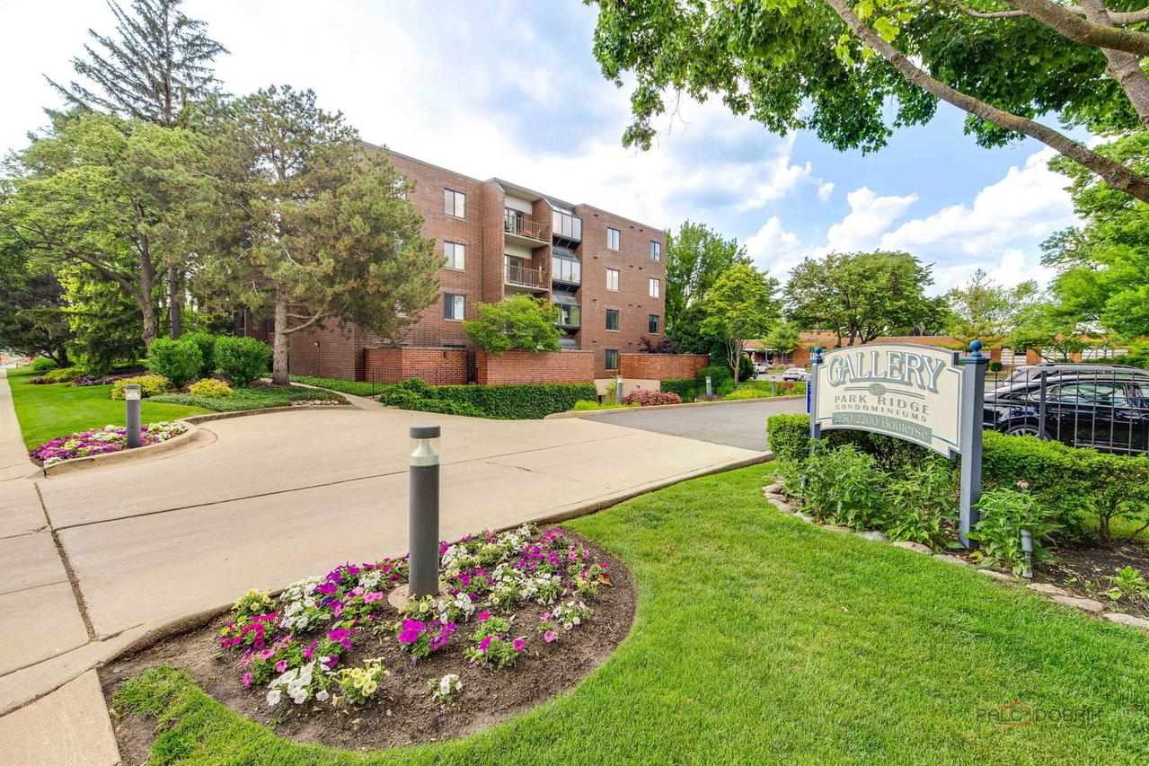 2200 Bouterse St. #409, Park Ridge, IL 60068