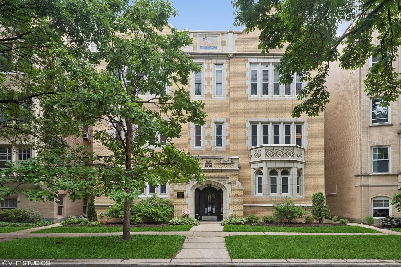 653 Hinman Ave. #2N, Evanston, IL 60202
