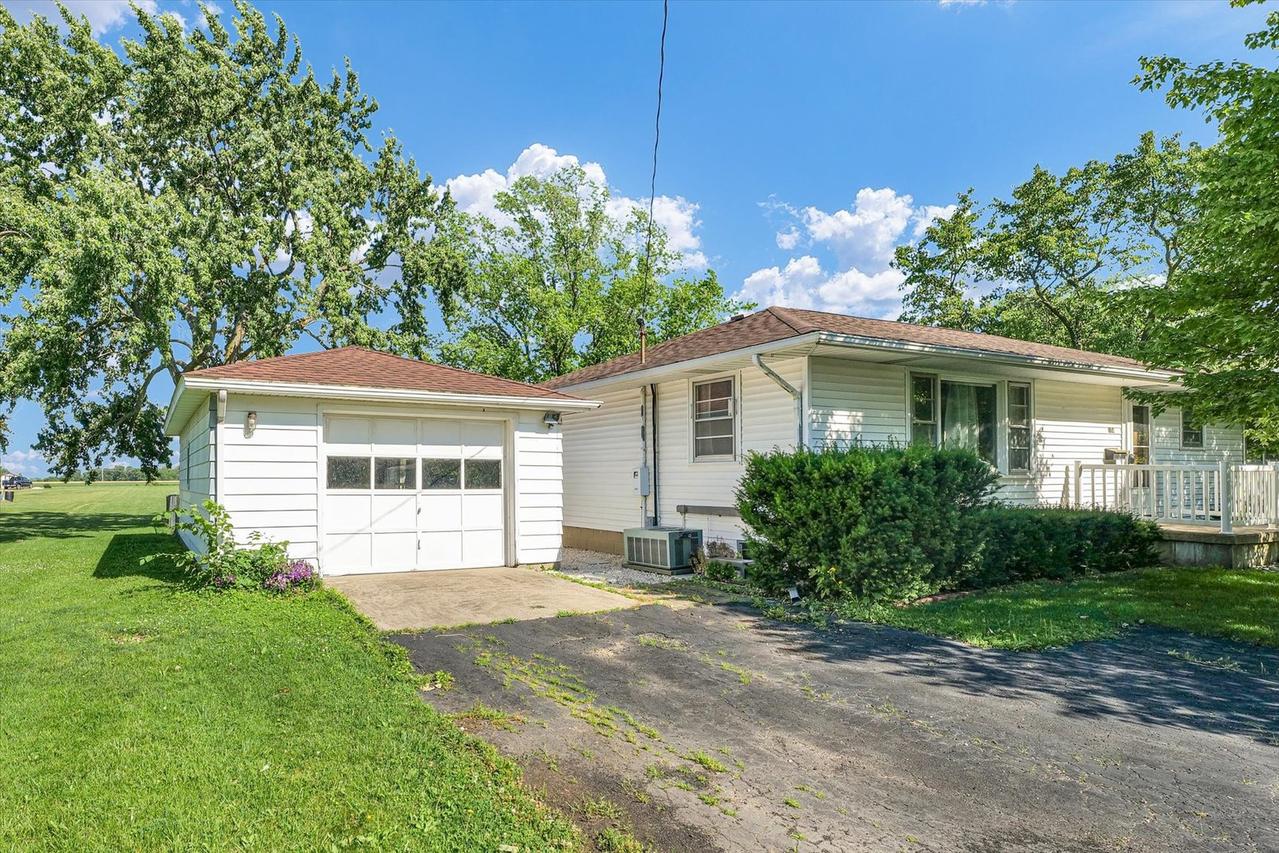104 S Pine St., Buckley, IL 60918
