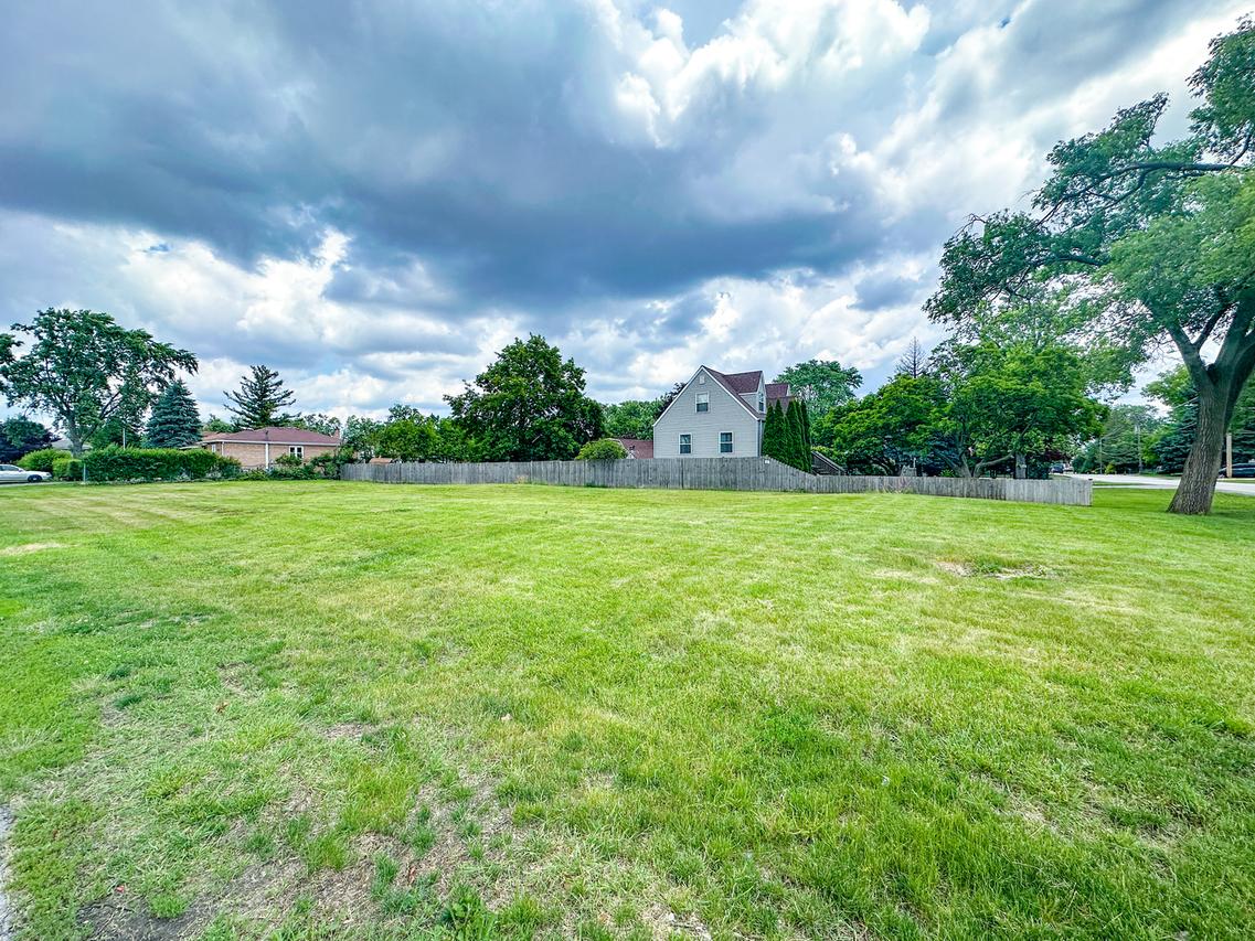 2101 Fairfield Ave., Melrose Park, IL 60164