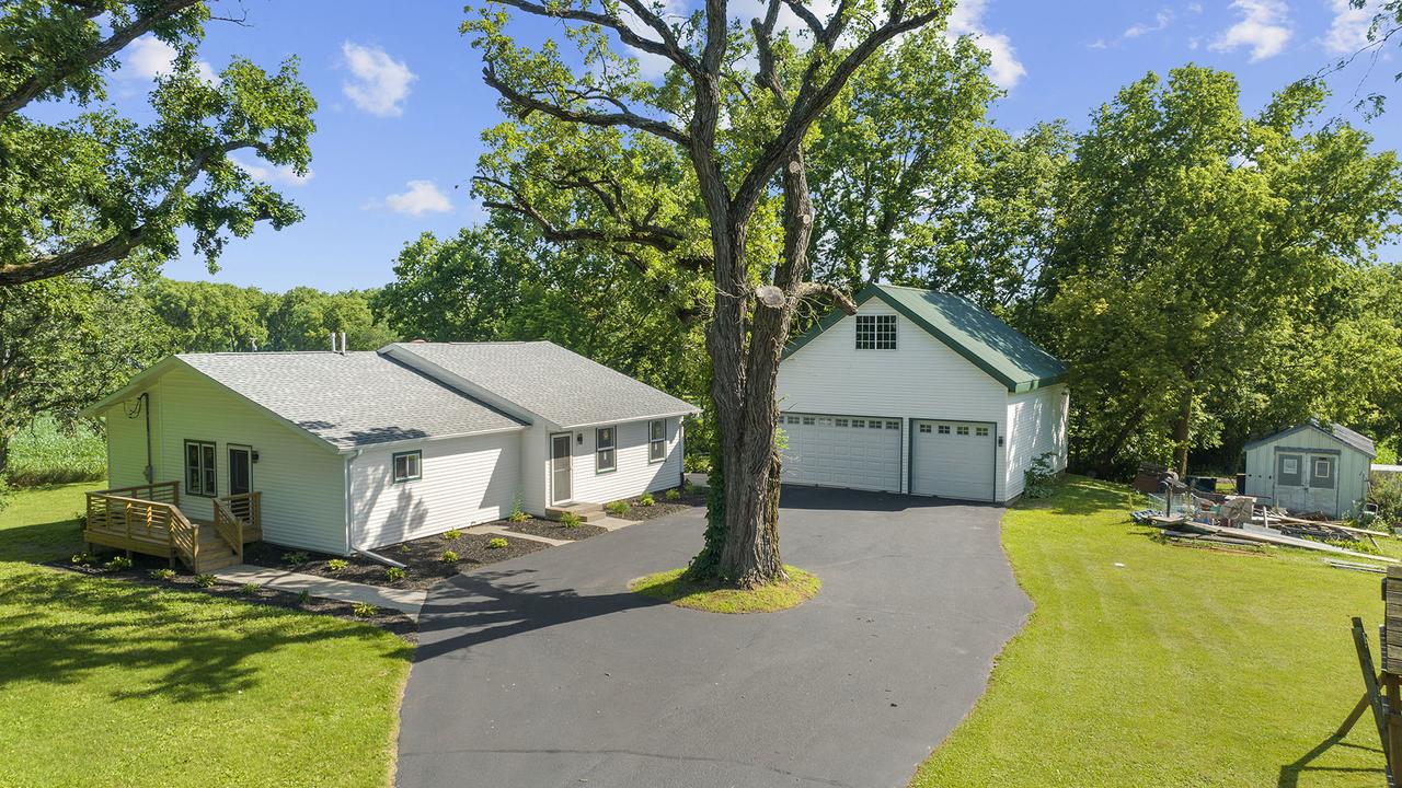 1071 E Honey Creek Rd., Oregon, IL 61061