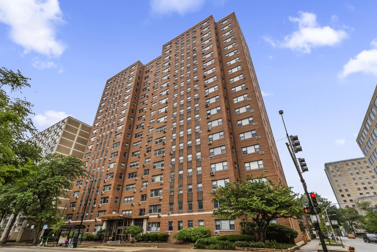 2909 N Sheridan Rd. #1601, Chicago, IL 60657