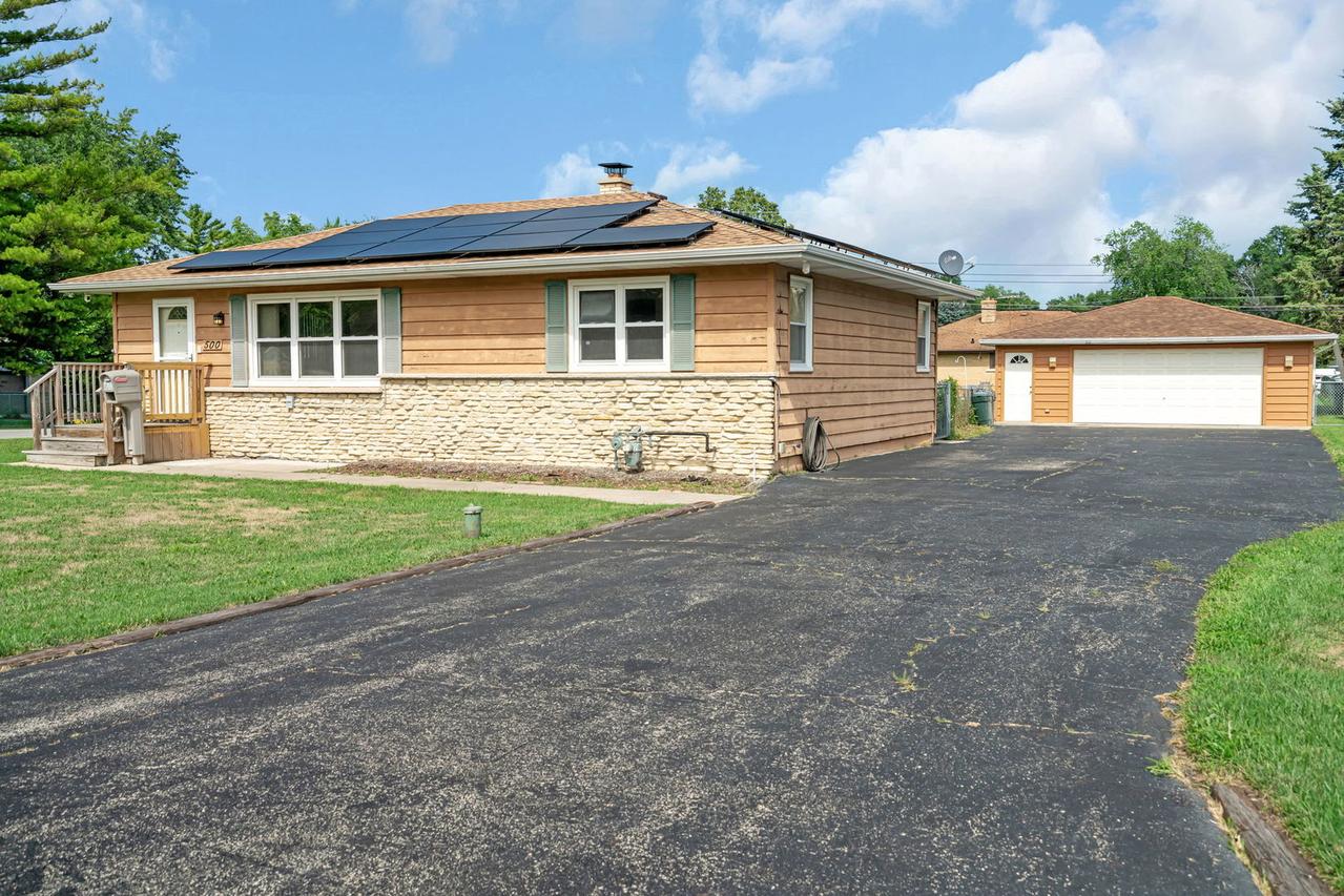500 Siegmund St., Joliet, IL 60433