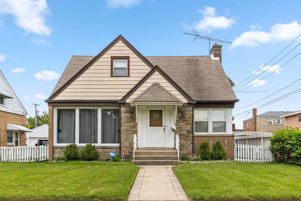 10341 Canterbury St., Westchester, IL 60154