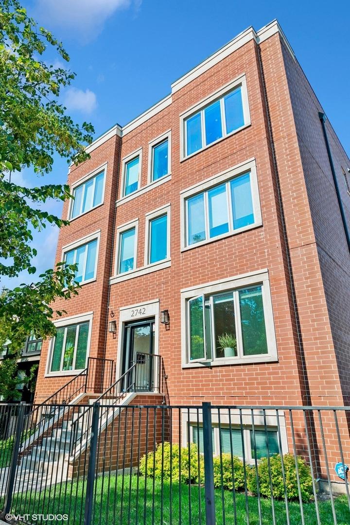 2742 N Hamlin Ave. #3N, Chicago, IL 60647