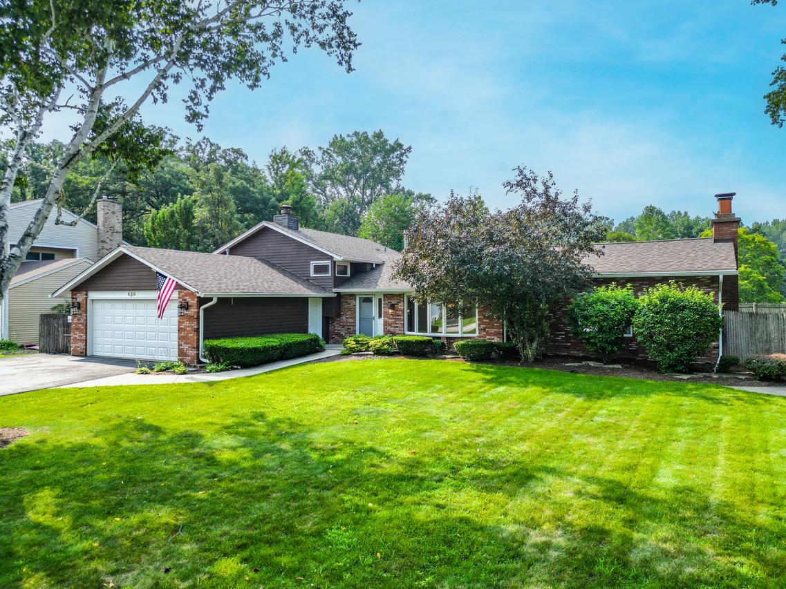 630 Smith Ave., Lake Bluff, IL 60044