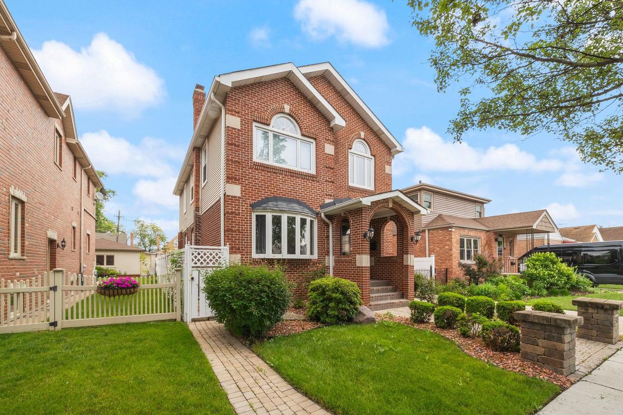 5605 S Nordica Ave., Chicago, IL 60638
