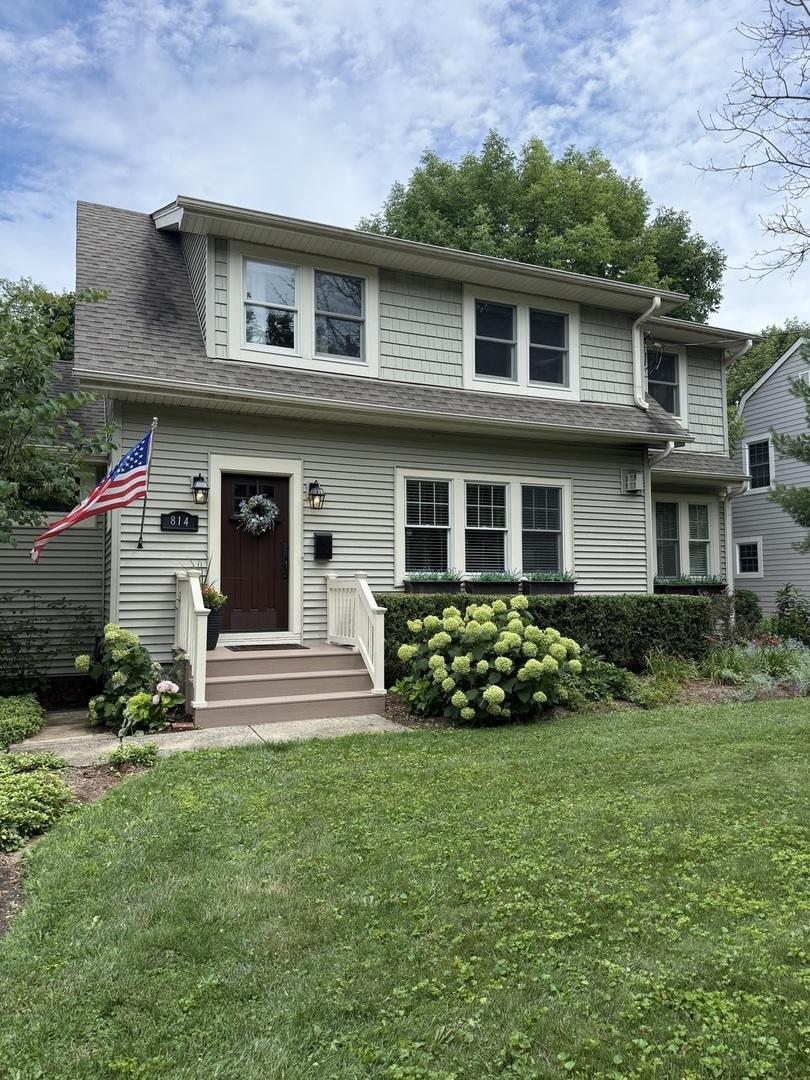 814 S 7th St., St. Charles, IL 60174