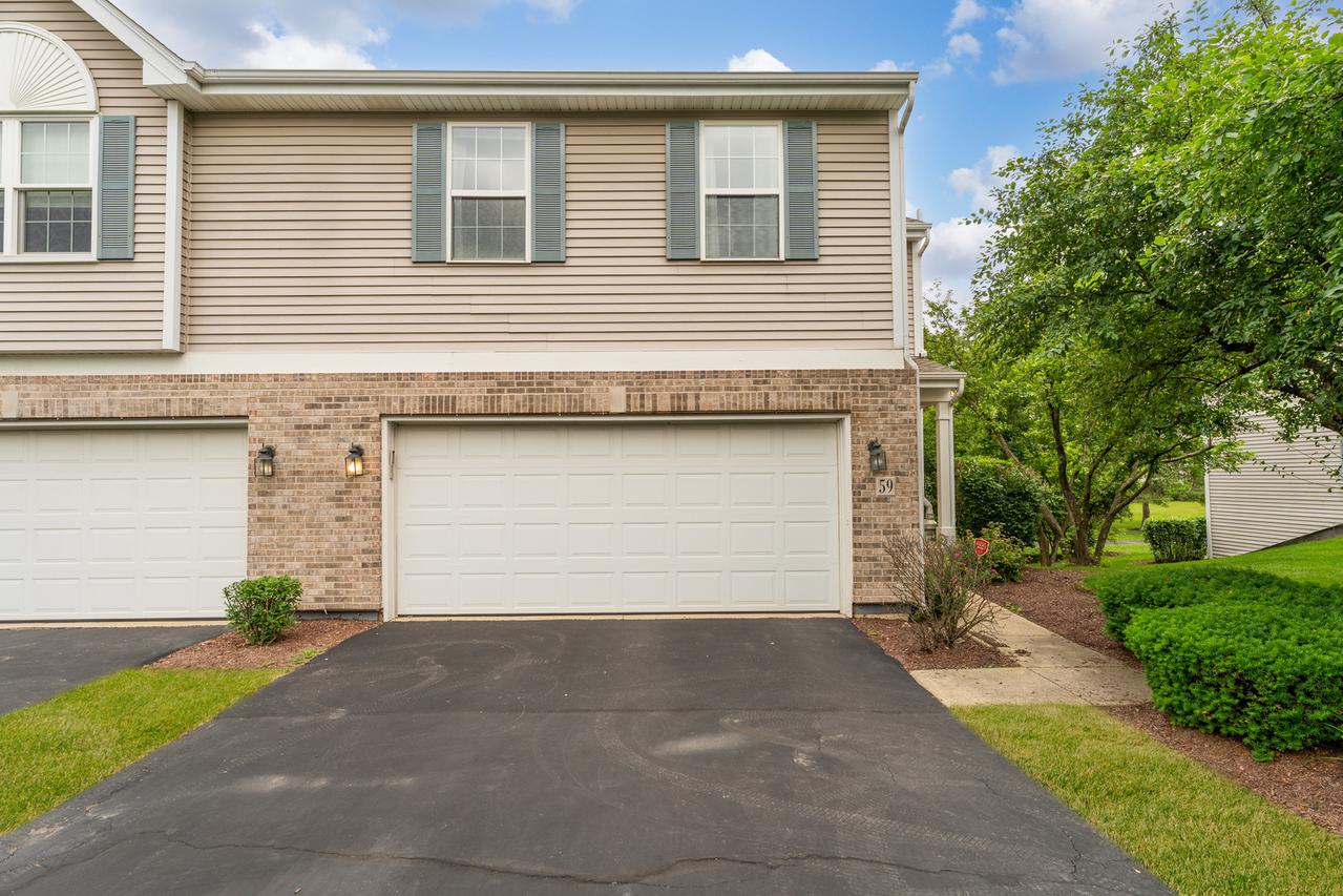 59 Colonial Ct., Streamwood, IL 60107