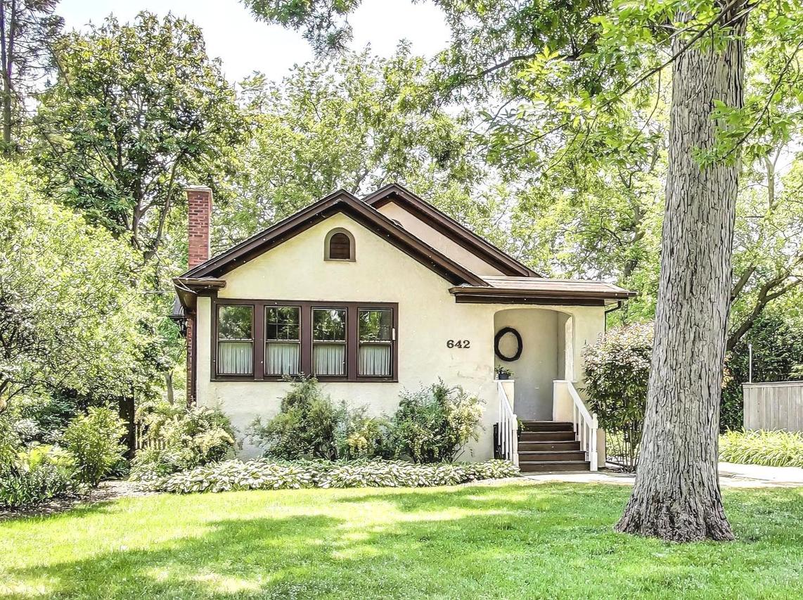 642 Gray Ave., Highland Park, IL 60035