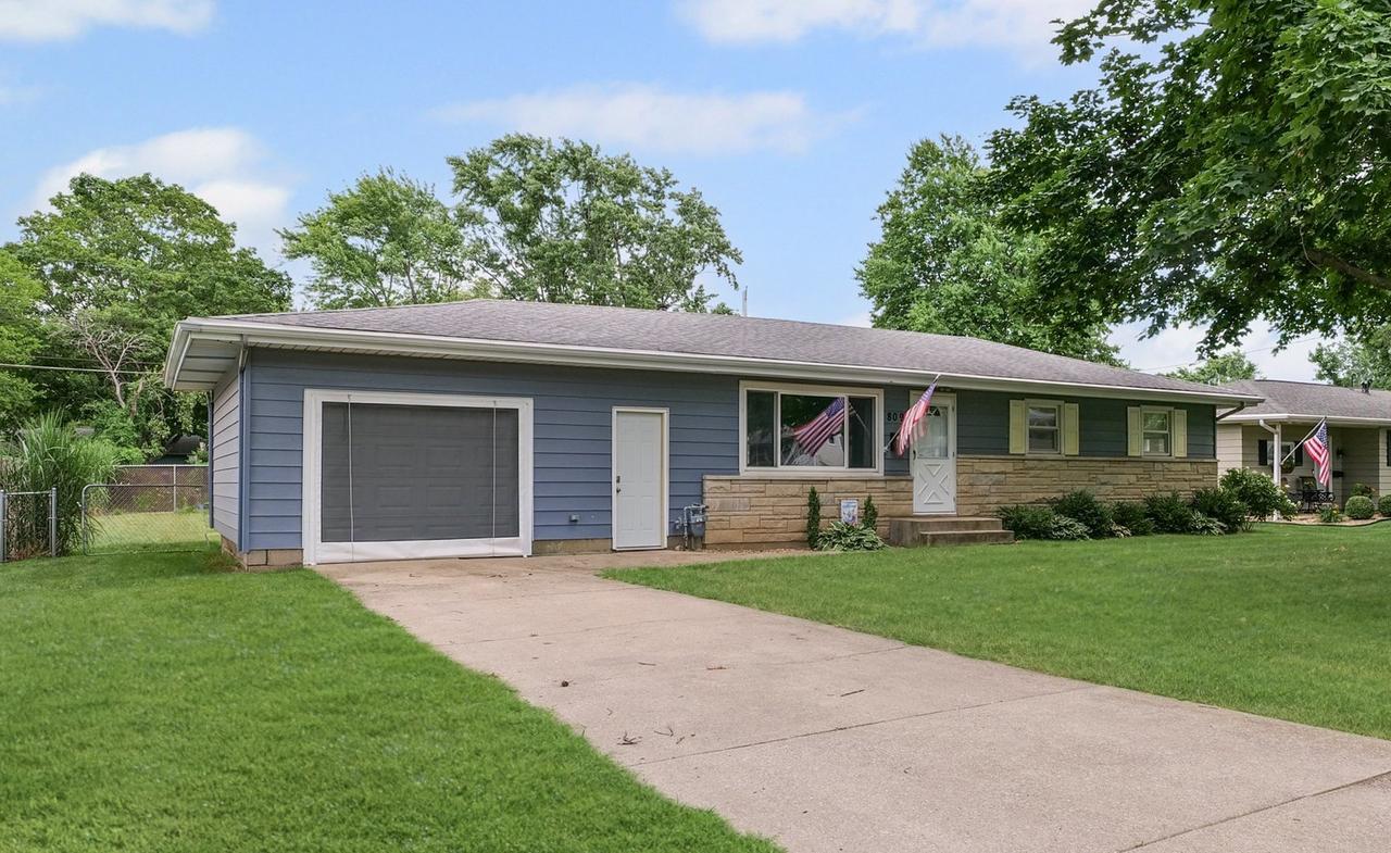 809 S Longview Rd., Monticello, IL 61856