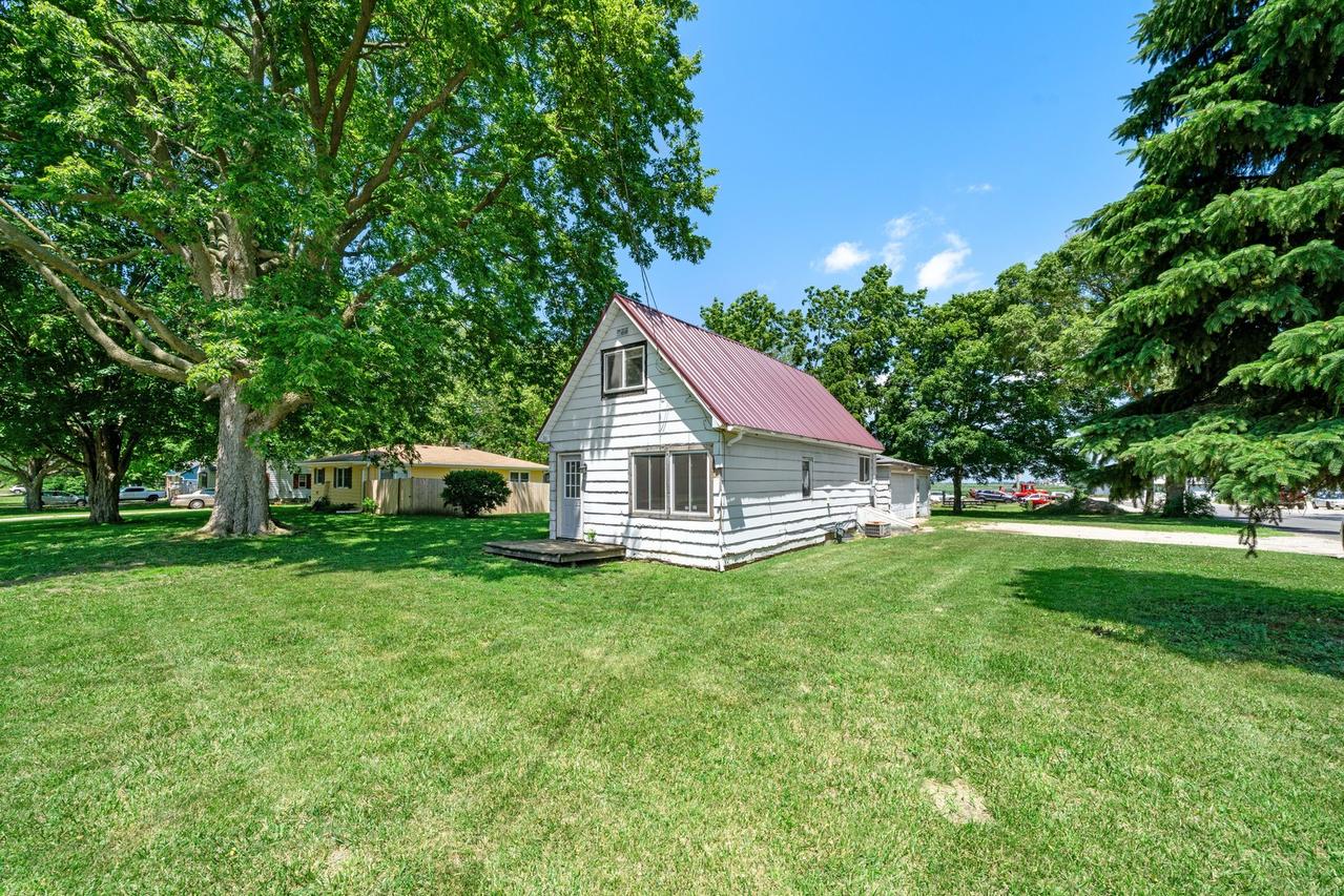 130 E Ann St., Somonauk, IL 60552