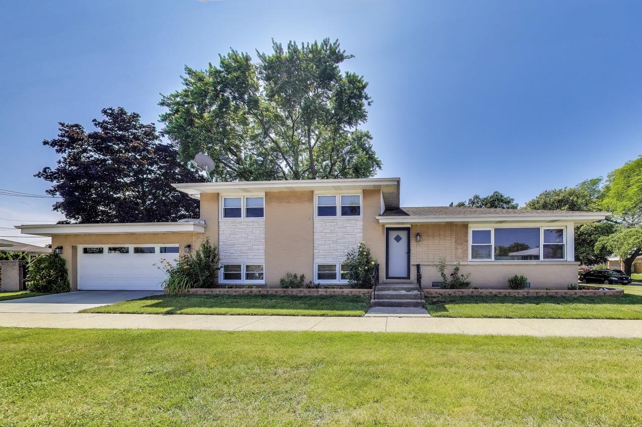 7203 W Lill St., Niles, IL 60714