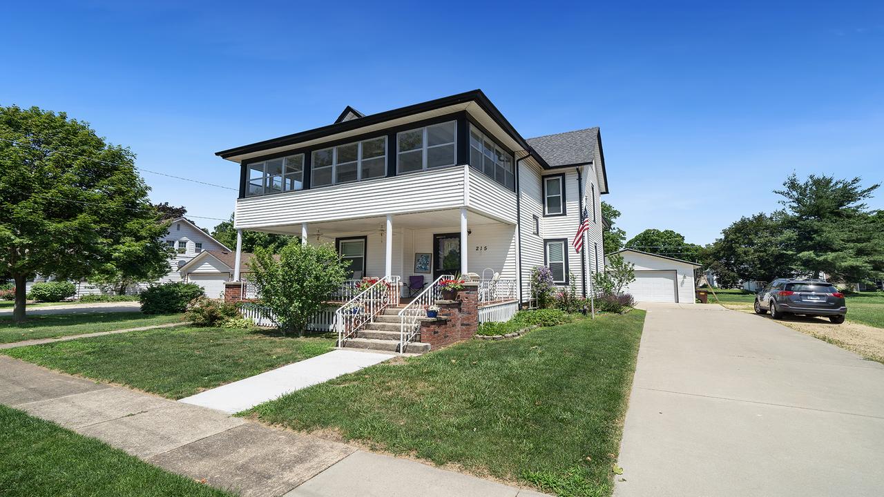 215 E 3rd St., Byron, IL 61010