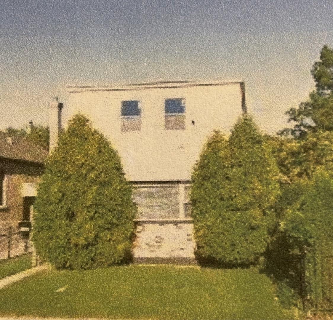 9215 S Ellis Ave., Chicago, IL 60619
