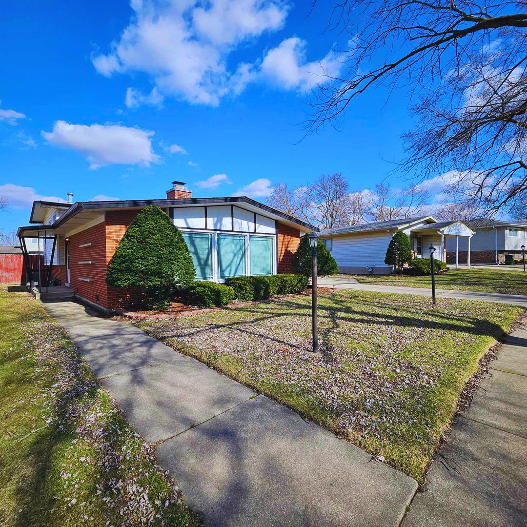 525 N Park Dr., Glenwood, IL 60425
